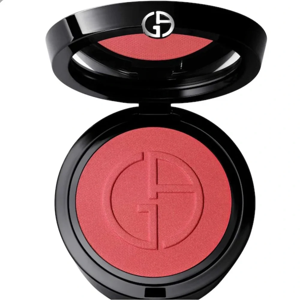 NEW Armani Beauty Luminous Silk Glow Blush